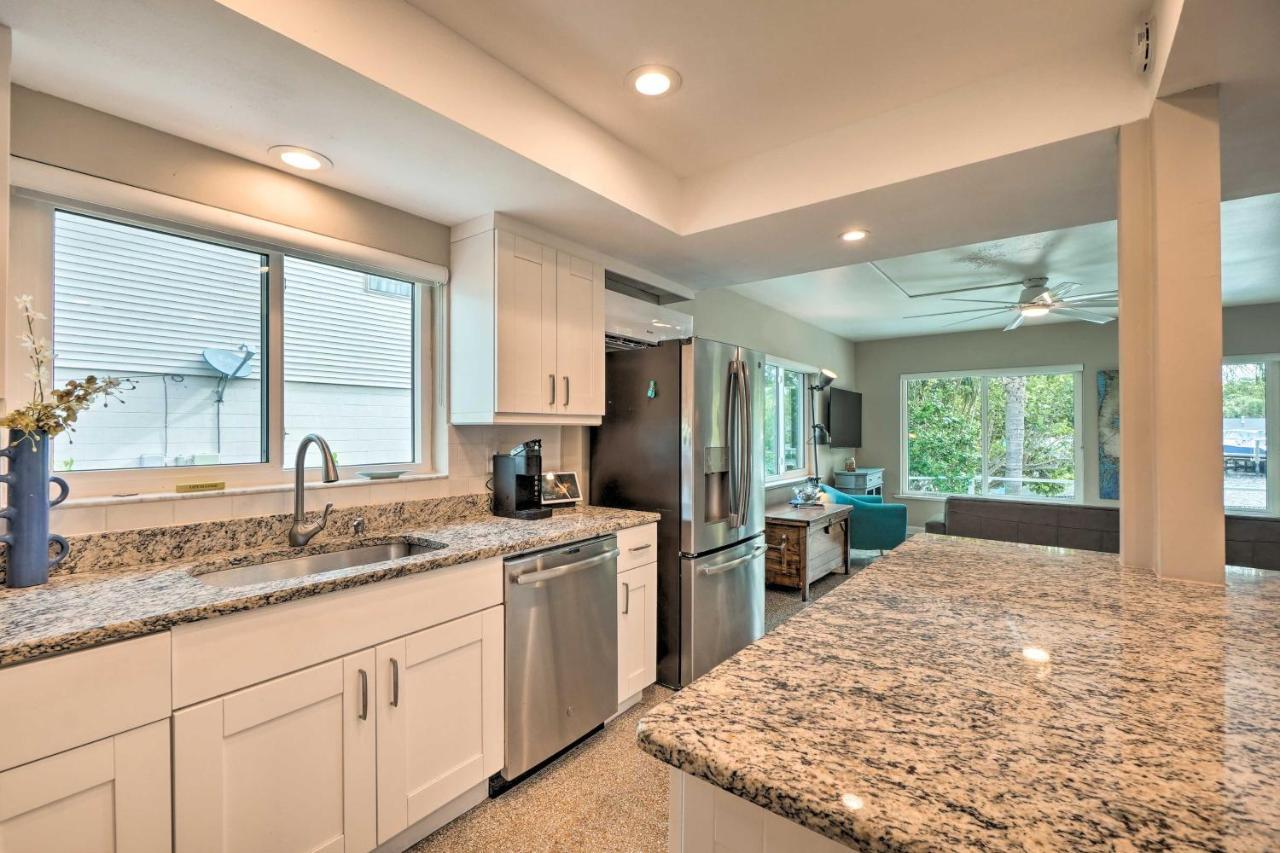 Pet-Friendly Waterfront Home - 2 Mi To Beach! ターポン・スプリングス エクステリア 写真