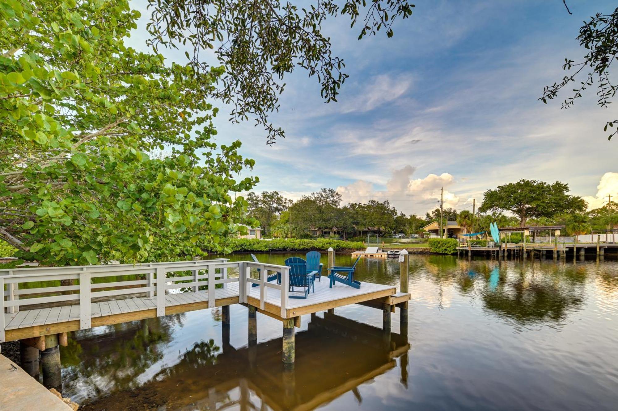 Pet-Friendly Waterfront Home - 2 Mi To Beach! ターポン・スプリングス エクステリア 写真