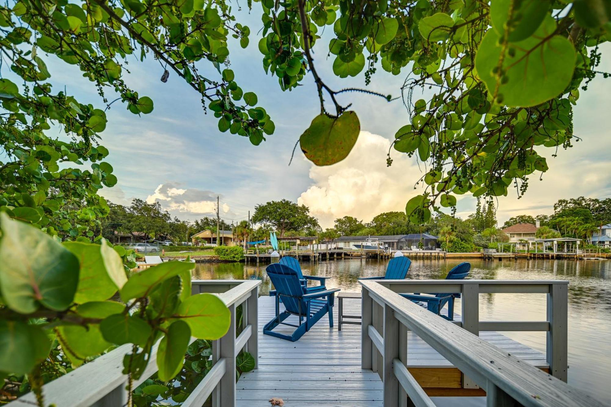 Pet-Friendly Waterfront Home - 2 Mi To Beach! ターポン・スプリングス エクステリア 写真